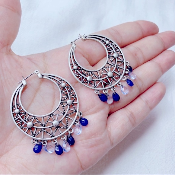 ❣️$25/3❣️ Exotic Sliver Plated Blue Resin Beads Hoop Earrings - Picture 5 of 8